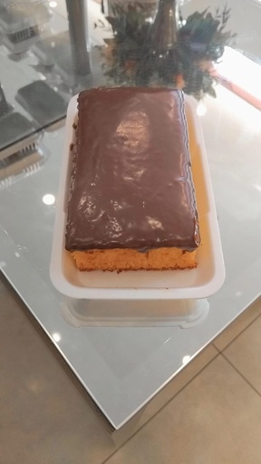 Bolo Retangular Cenoura com Cobertura