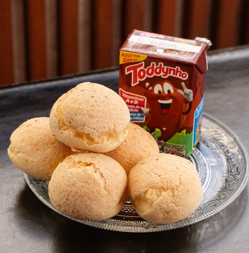 Kit 5 Pães de Queijo e 1 Toddynho