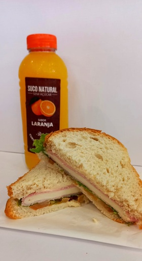 Sanduíche Natural e Suco de Laranja 500 ml